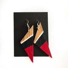 Load image into Gallery viewer, enLIGHTENED Coral &amp; Jet Earrings

